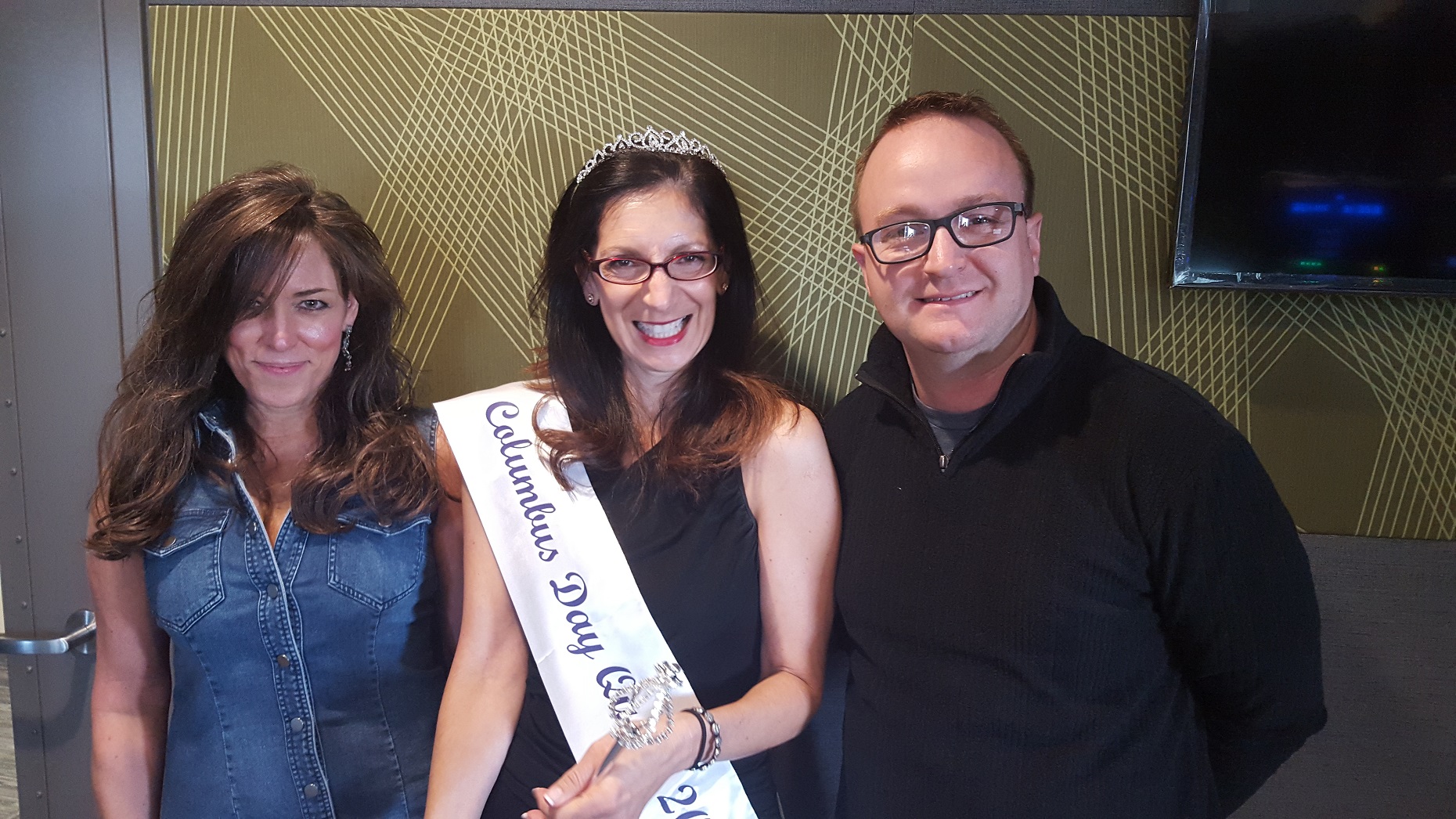 Marti Jones crowned “Columbus Day Queen” during the WLS Wake Up Call!