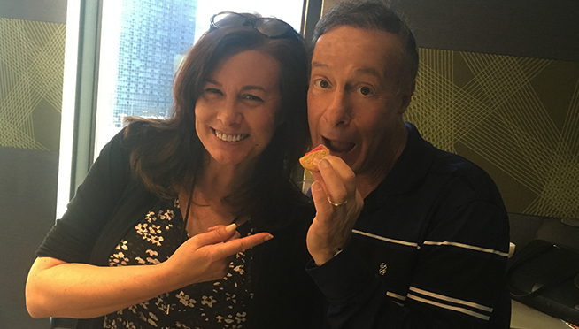 Ron Parker and JoAnn Genette Try Peep Flavored Oreos