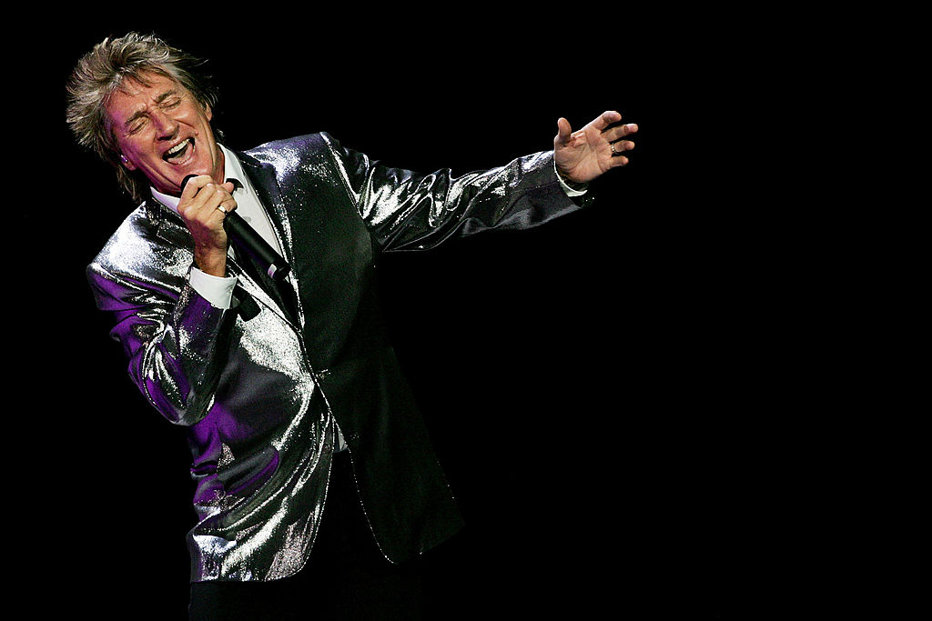 AT HIS 78 YEARS, ROD STEWART OFFERED A ROCK RECITAL AT THE WIZINK